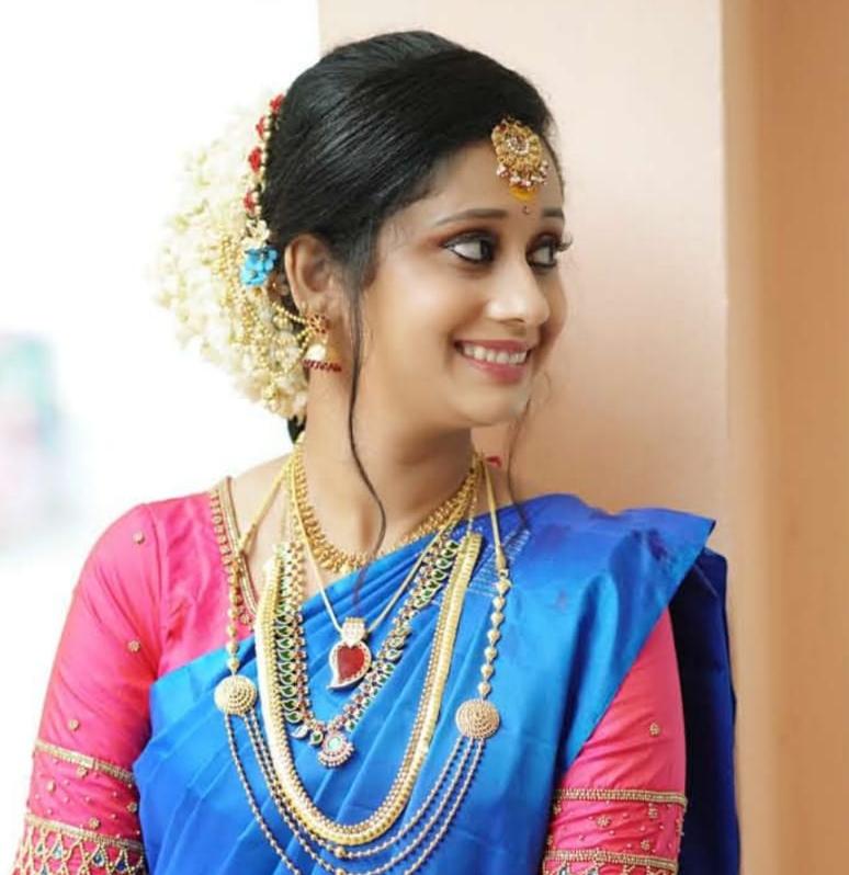 WHITE PETAL DESIGNER BOUTIQUE AND BEAUTY PARLOUR KUNNAMKULAM