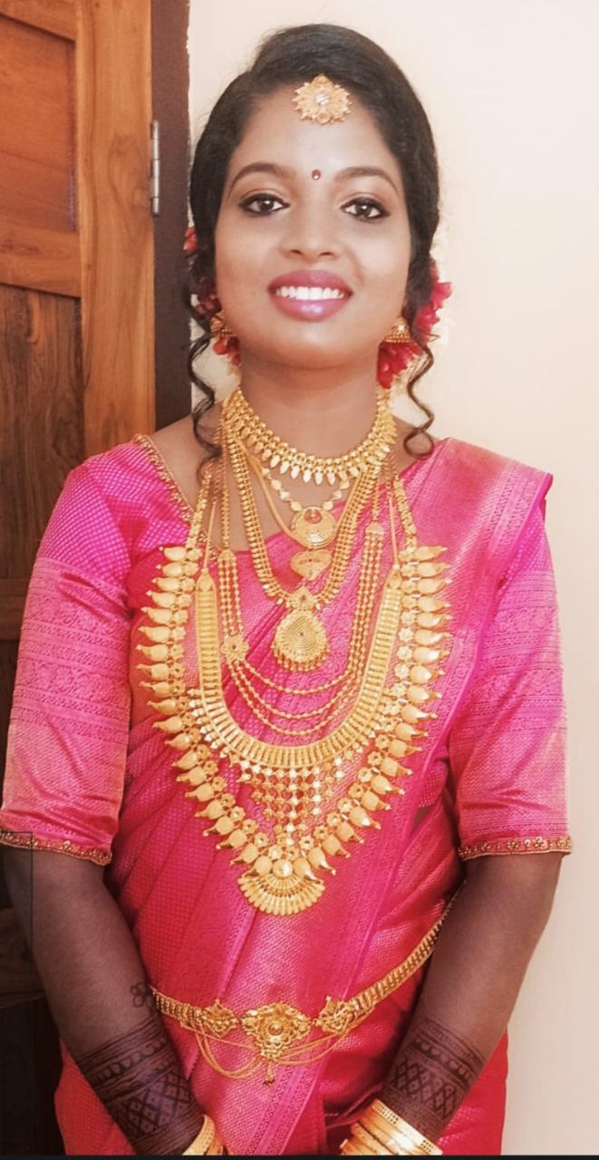 WHITE PETAL DESIGNER BOUTIQUE AND BEAUTY PARLOUR KUNNAMKULAM